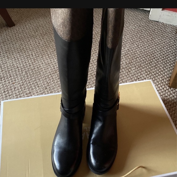 Boots - Picture 2 of 3